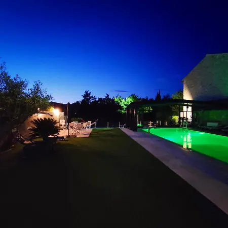 Au Murmure De La Sorgue Holiday home