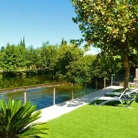 Au Murmure De La Sorgue *