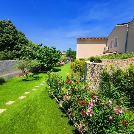 Holiday home Au Murmure De La Sorgue *