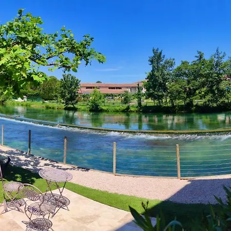 Au Murmure De La Sorgue