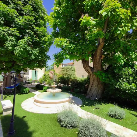 Au Murmure De La Sorgue Holiday home